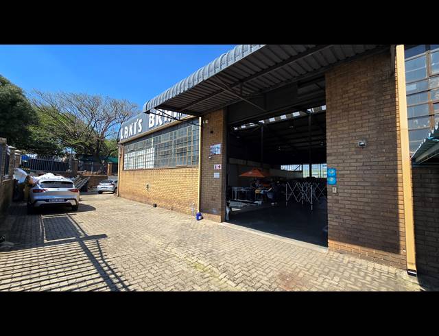 954M² WAREHOUSE TO LET IN SPARTAN